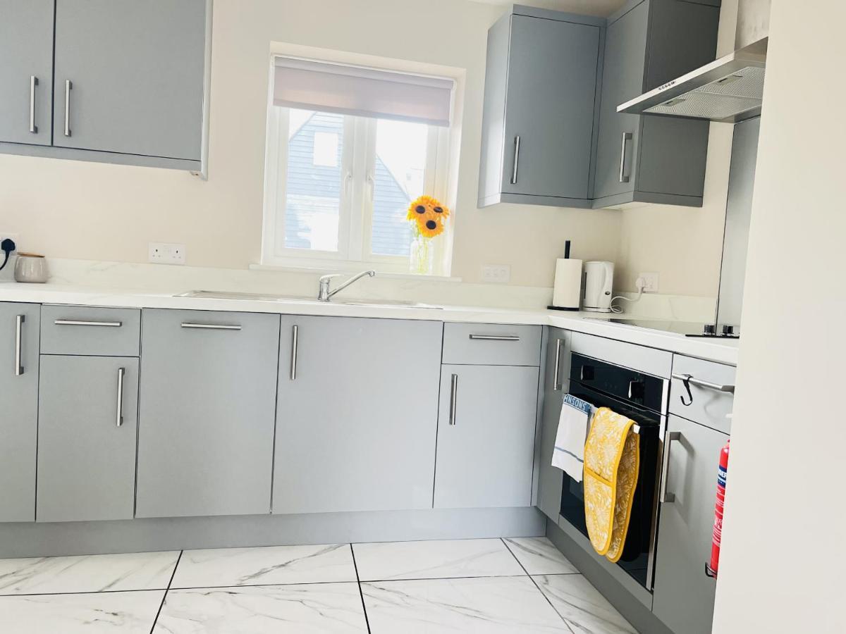 Brand New 1 Bed Apartment, 5Min Walk To Racing & Main Strip, With Electric Parking Bay & Terrace Long Stay Work Contractor Leisure - Citrine Newmarket  Buitenkant foto